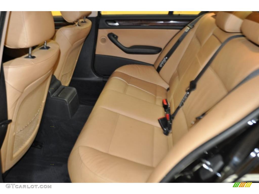 2004 3 Series 325xi Sedan - Jet Black / Sand photo #12