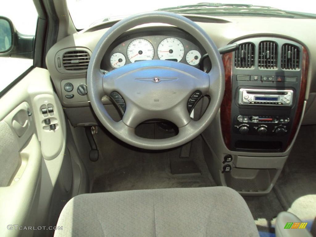2001 Town & Country LX - Dark Garnet Red Pearl / Taupe photo #6