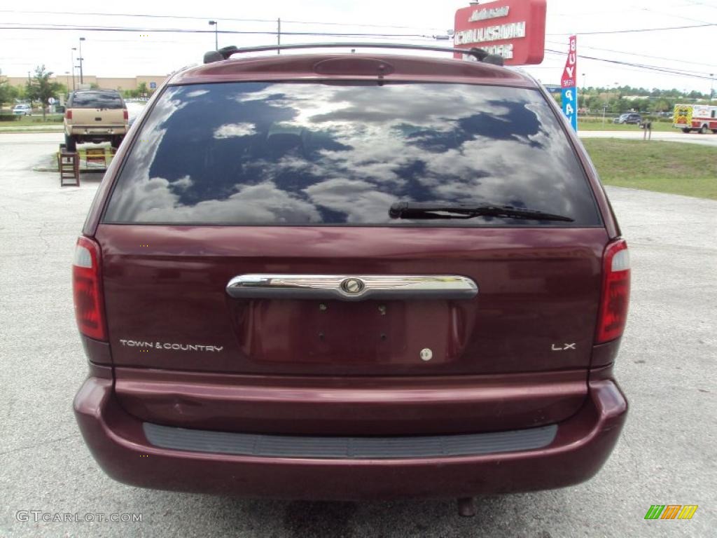 2001 Town & Country LX - Dark Garnet Red Pearl / Taupe photo #8