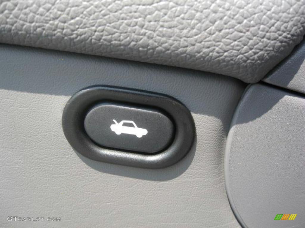 2005 9-5 Arc Sport Wagon - Parchment Silver Metallic / Granite Gray photo #13