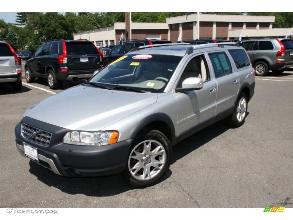 2007 XC70 AWD Cross Country - Silver Metallic / Taupe photo #4