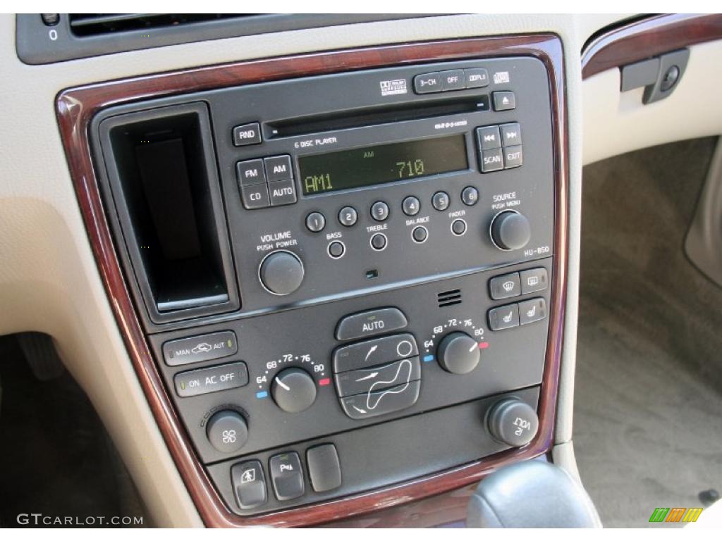2007 XC70 AWD Cross Country - Silver Metallic / Taupe photo #16