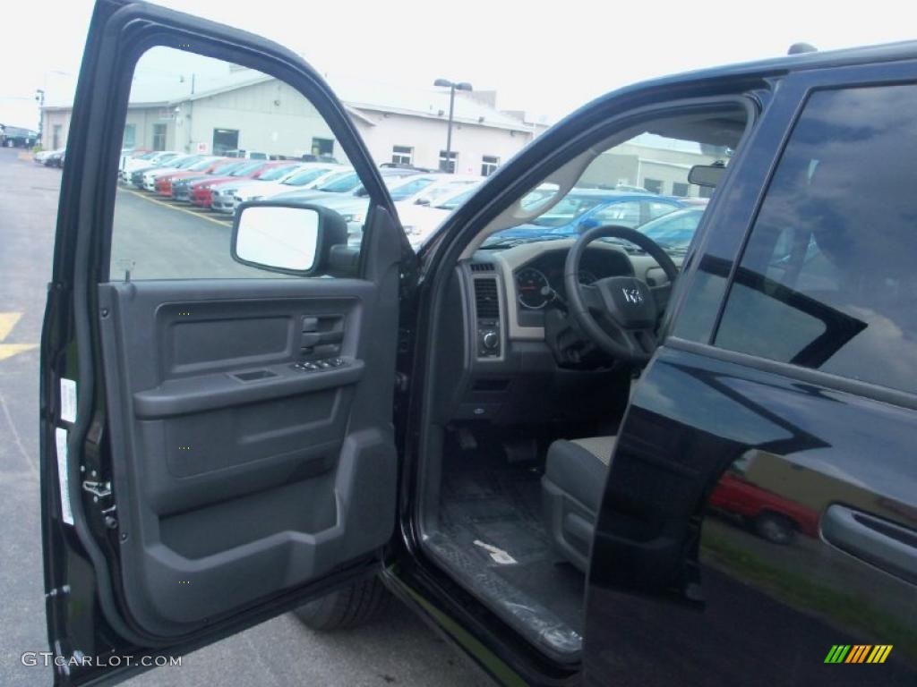 2010 Ram 1500 ST Quad Cab 4x4 - Brilliant Black Crystal Pearl / Dark Slate/Medium Graystone photo #16