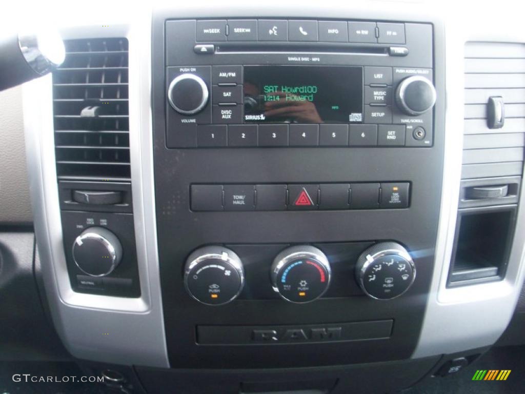 2010 Ram 2500 SLT Crew Cab 4x4 - Rugged Brown Pearl / Light Pebble Beige/Bark Brown photo #4