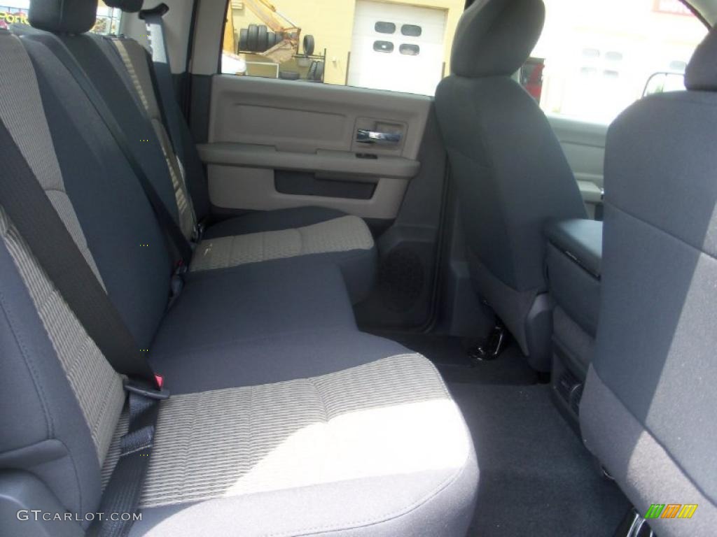 2010 Ram 2500 SLT Crew Cab 4x4 - Rugged Brown Pearl / Light Pebble Beige/Bark Brown photo #19