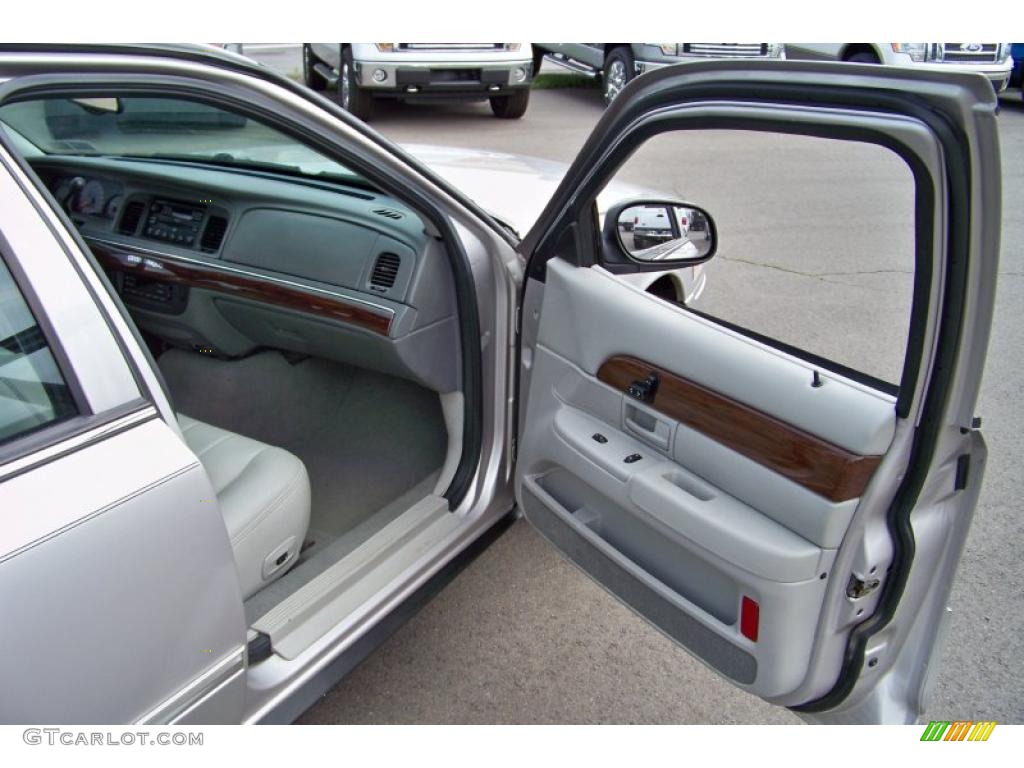 2004 Grand Marquis LS - Silver Birch Metallic / Light Flint photo #18