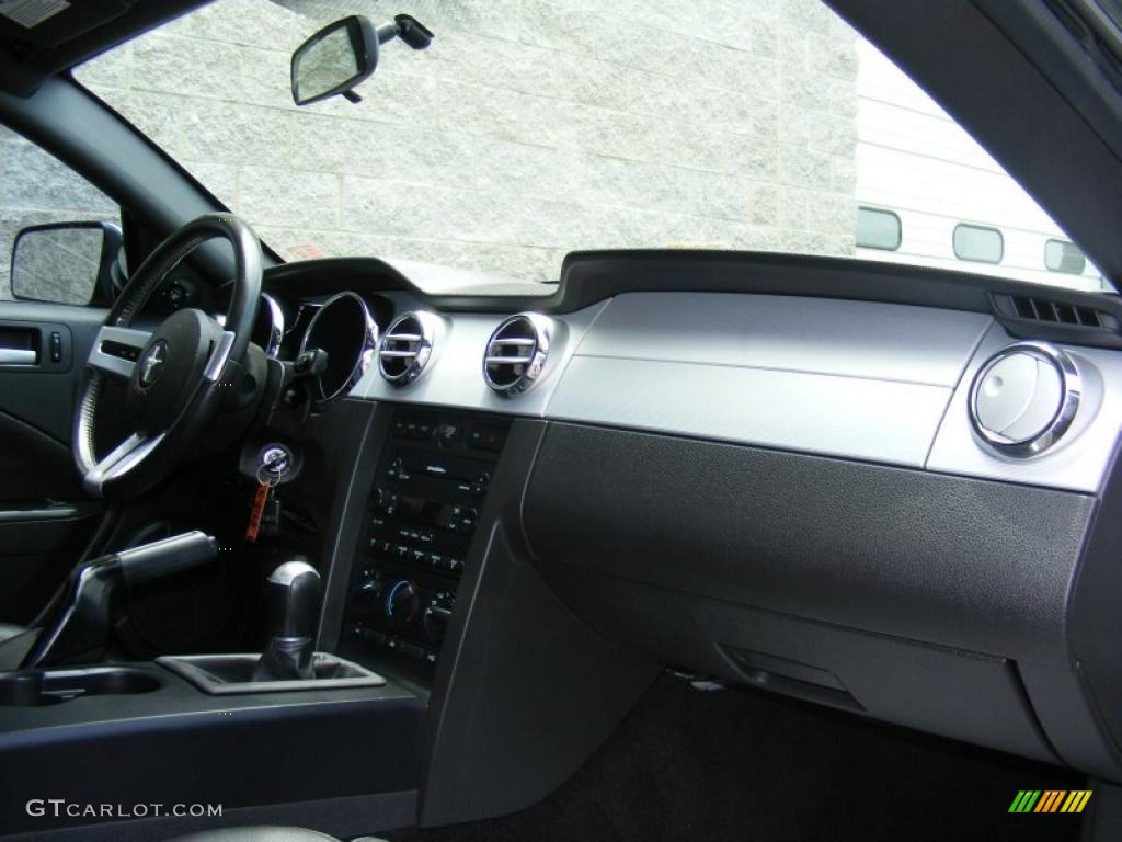 2006 Mustang GT Premium Coupe - Satin Silver Metallic / Dark Charcoal photo #16