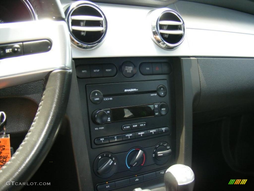 2006 Mustang GT Premium Coupe - Satin Silver Metallic / Dark Charcoal photo #21