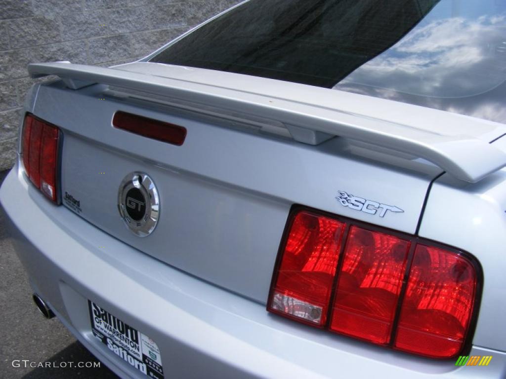 2006 Mustang GT Premium Coupe - Satin Silver Metallic / Dark Charcoal photo #30