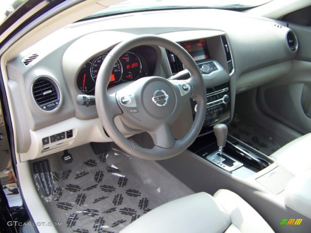 2009 Maxima 3.5 SV - Super Black / Frost Leather photo #10