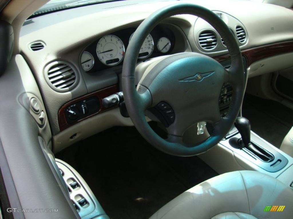 2002 300 M Sedan - Onyx Green Pearl / Light Taupe photo #12