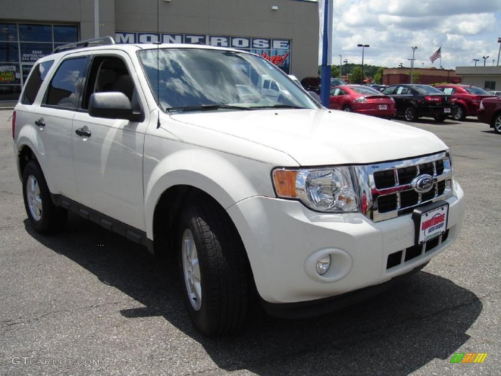 2009 Escape XLT - Oxford White / Stone photo #7