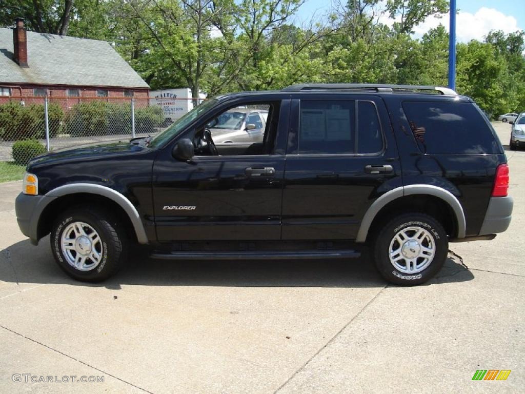 2002 Explorer XLS 4x4 - Black Clearcoat / Graphite photo #2