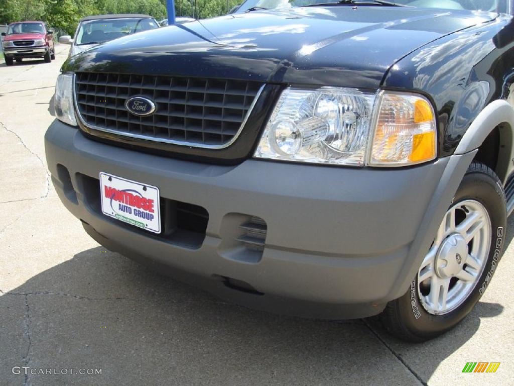 2002 Explorer XLS 4x4 - Black Clearcoat / Graphite photo #9