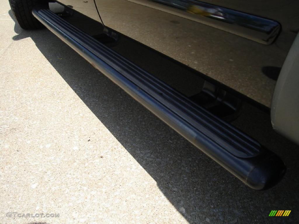 2002 Explorer XLS 4x4 - Black Clearcoat / Graphite photo #12