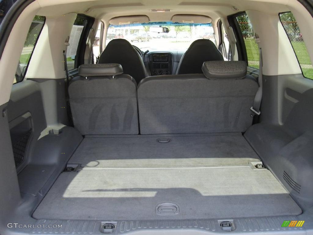 2002 Explorer XLS 4x4 - Black Clearcoat / Graphite photo #19