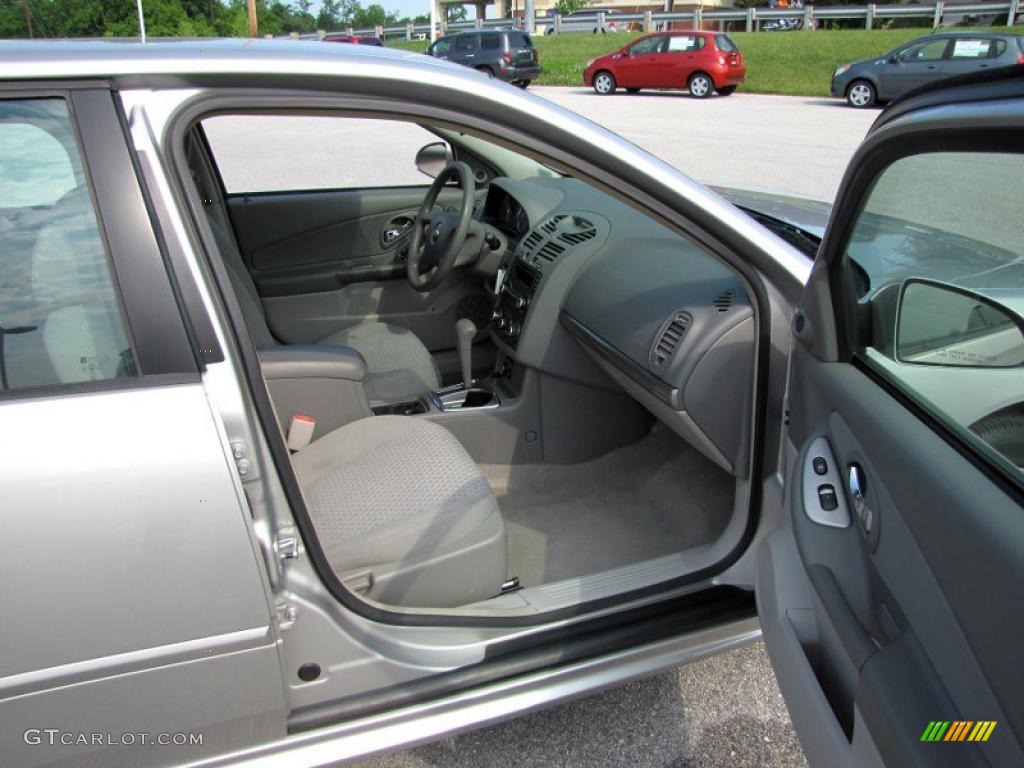 2006 Malibu Maxx LT Wagon - Silverstone Metallic / Titanium Gray photo #5