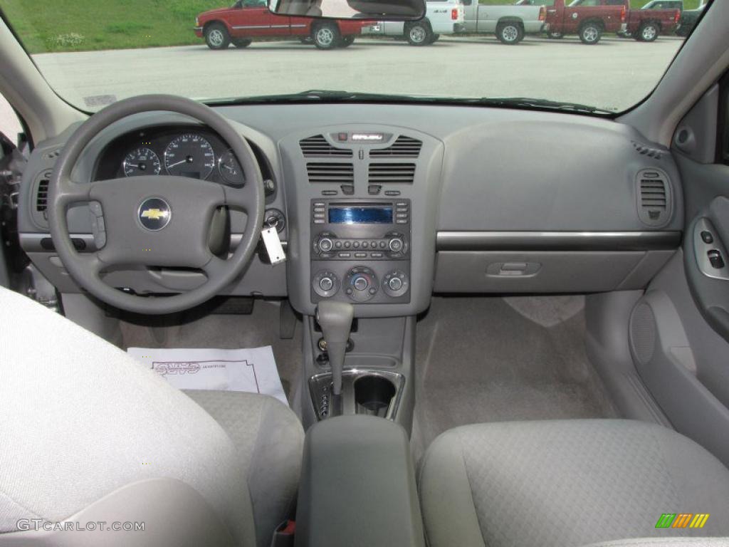 2006 Malibu Maxx LT Wagon - Silverstone Metallic / Titanium Gray photo #9
