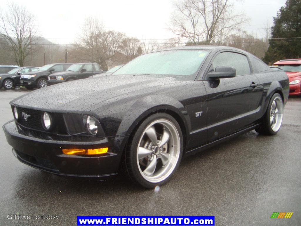 2005 Mustang GT Premium Coupe - Black / Medium Parchment photo #15