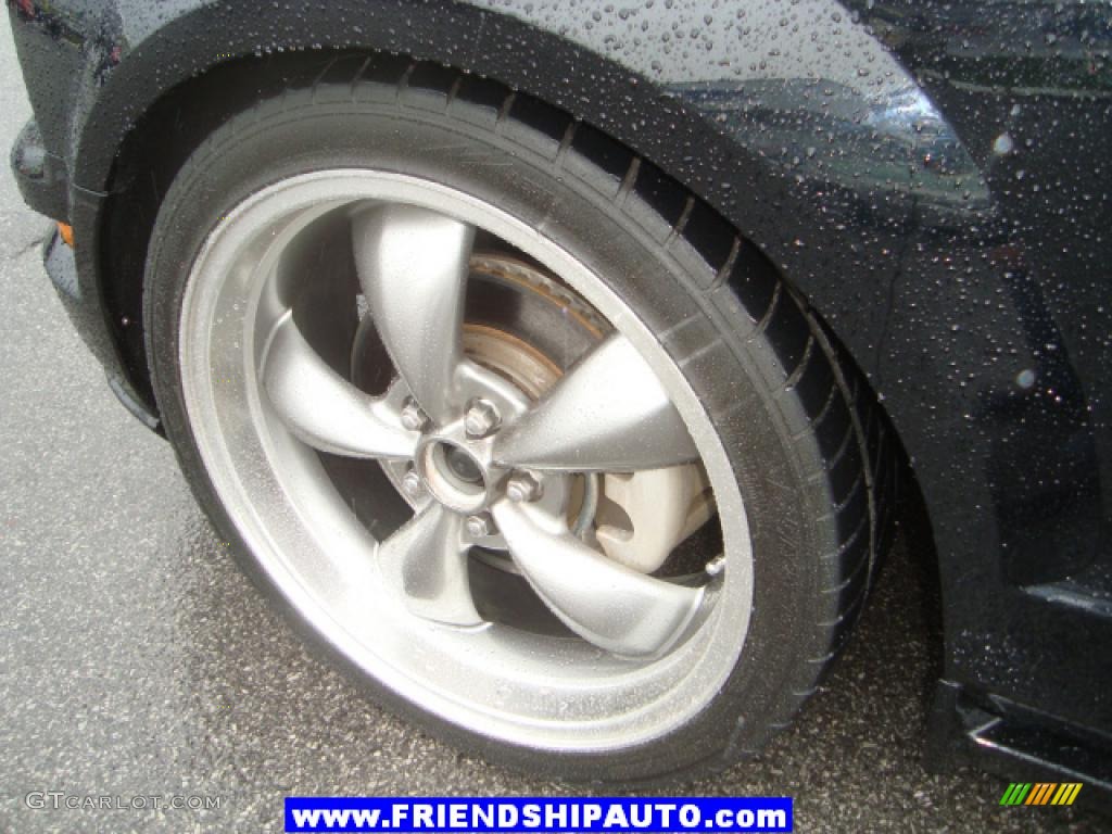 2005 Mustang GT Premium Coupe - Black / Medium Parchment photo #16