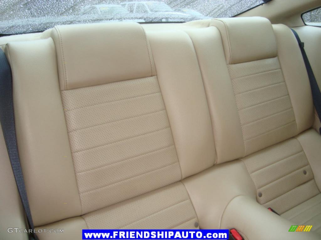 2005 Mustang GT Premium Coupe - Black / Medium Parchment photo #20