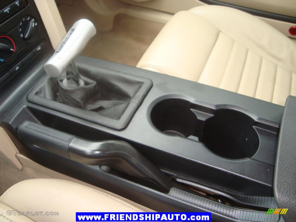2005 Mustang GT Premium Coupe - Black / Medium Parchment photo #23