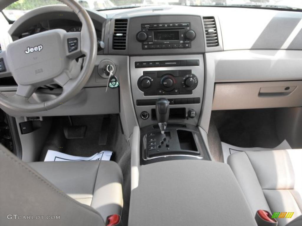 2005 Grand Cherokee Laredo - Deep Beryl Green Pearl / Medium Slate Gray photo #13