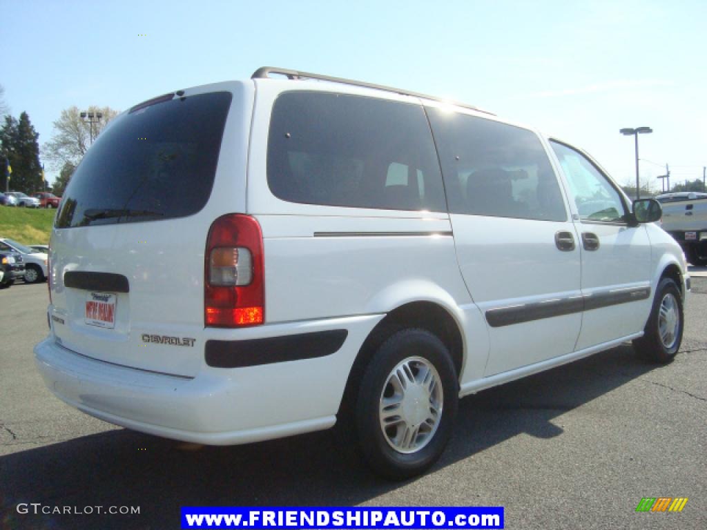 2001 Venture LS - Bright White / Neutral photo #14