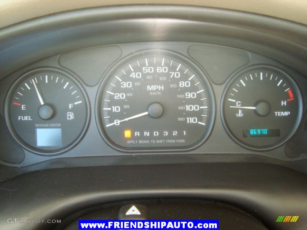 2001 Venture LS - Bright White / Neutral photo #22