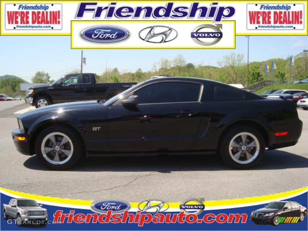 2005 Mustang GT Premium Coupe - Black / Dark Charcoal photo #1