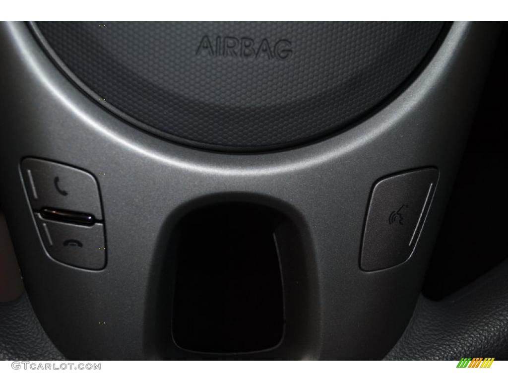 2010 Soul + - Bright Silver / Black Soul Logo Cloth photo #30