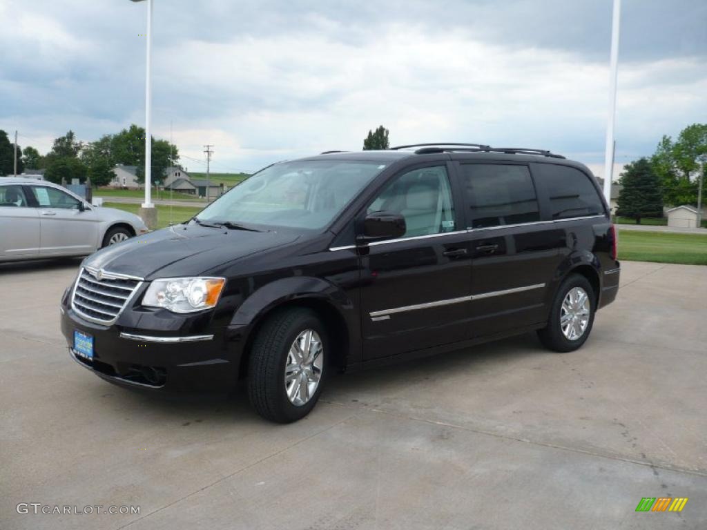 2010 Town & Country Touring - Inferno Red Crystal Pearl / Medium Slate Gray/Light Shale photo #27