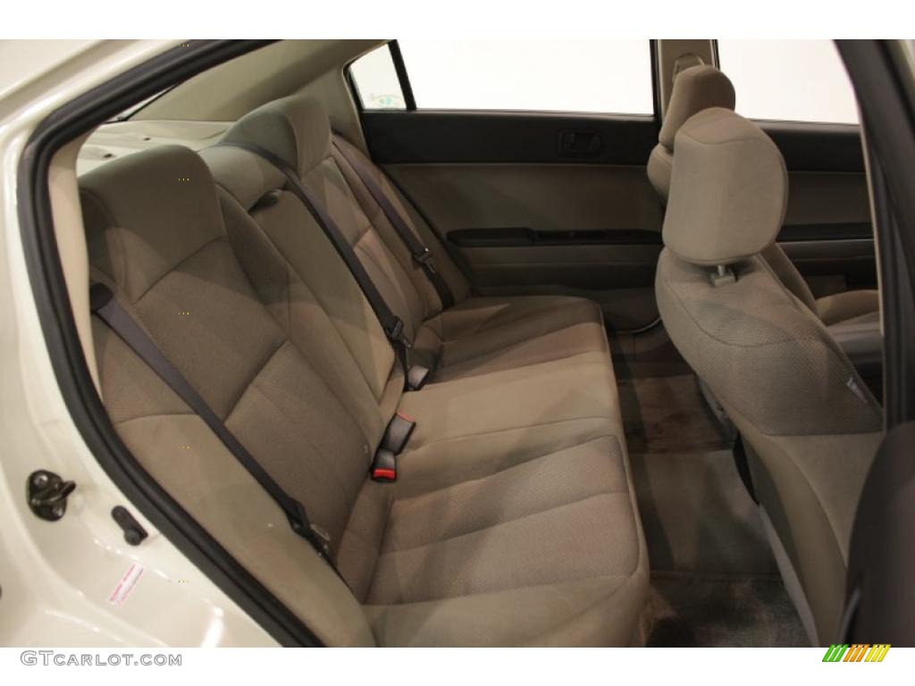 2005 Galant ES - Dover White Pearl / Beige photo #18