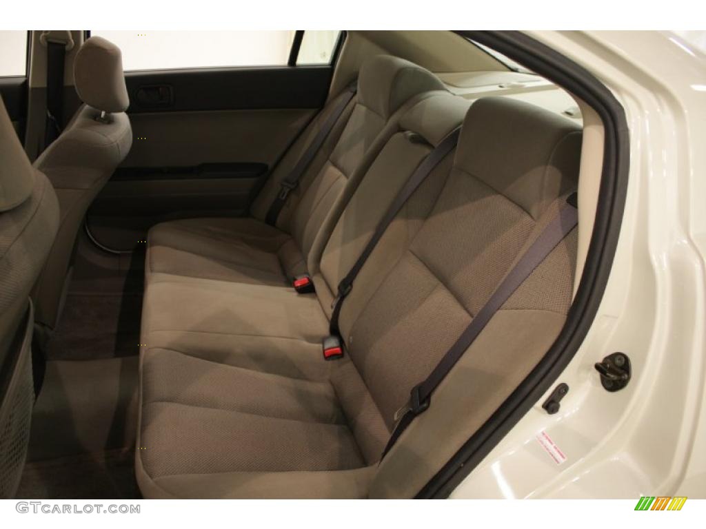 2005 Galant ES - Dover White Pearl / Beige photo #19