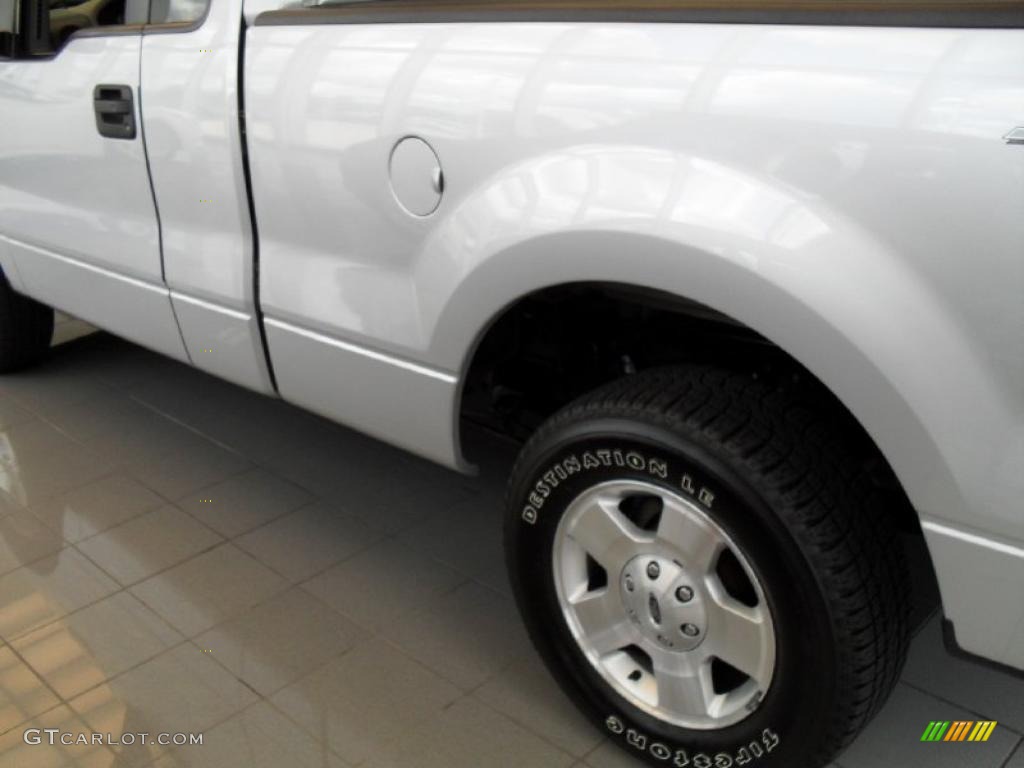 2006 F150 STX Regular Cab - Silver Metallic / Medium/Dark Flint photo #4