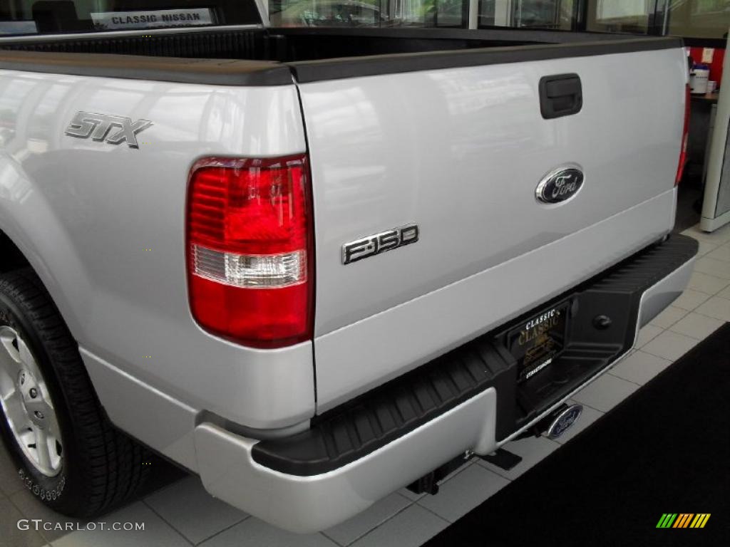 2006 F150 STX Regular Cab - Silver Metallic / Medium/Dark Flint photo #5