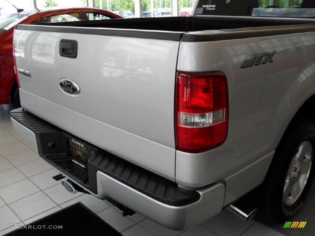 2006 F150 STX Regular Cab - Silver Metallic / Medium/Dark Flint photo #6