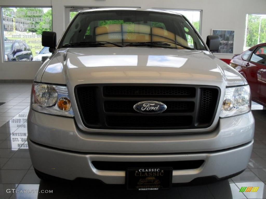 2006 F150 STX Regular Cab - Silver Metallic / Medium/Dark Flint photo #11