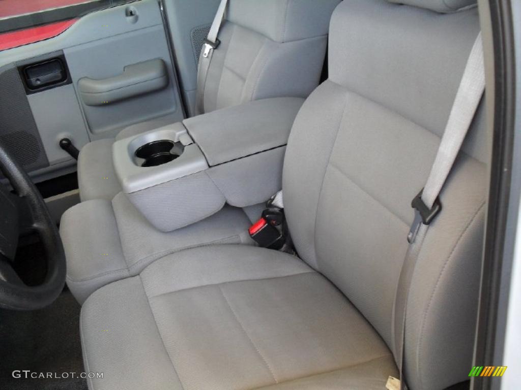 2006 F150 STX Regular Cab - Silver Metallic / Medium/Dark Flint photo #14