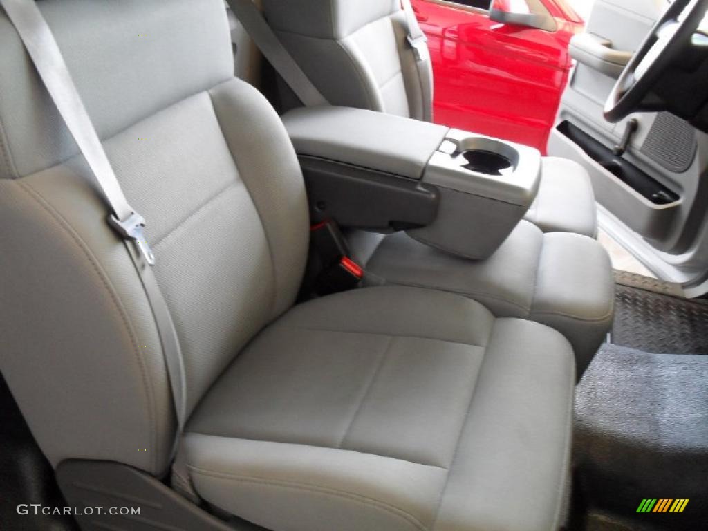 2006 F150 STX Regular Cab - Silver Metallic / Medium/Dark Flint photo #19
