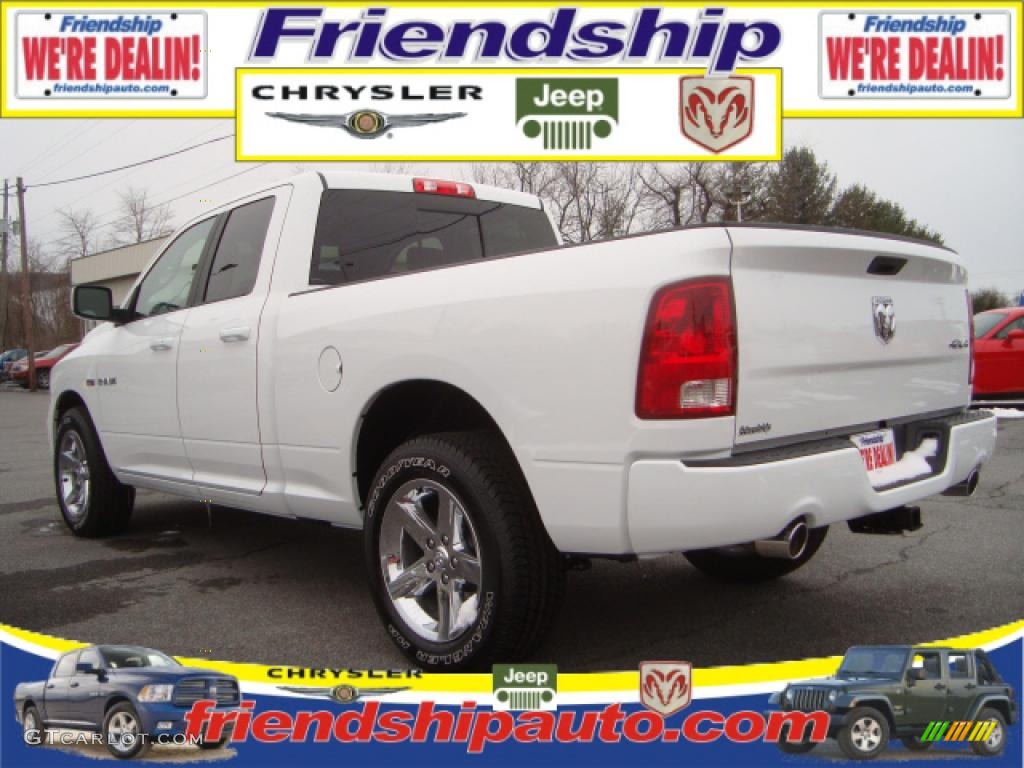 2010 Ram 1500 Sport Quad Cab 4x4 - Stone White / Dark Slate Gray photo #2