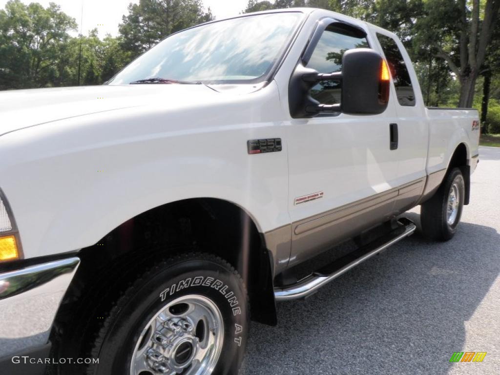 2003 F250 Super Duty Lariat SuperCab 4x4 - Oxford White / Medium Parchment Beige photo #17