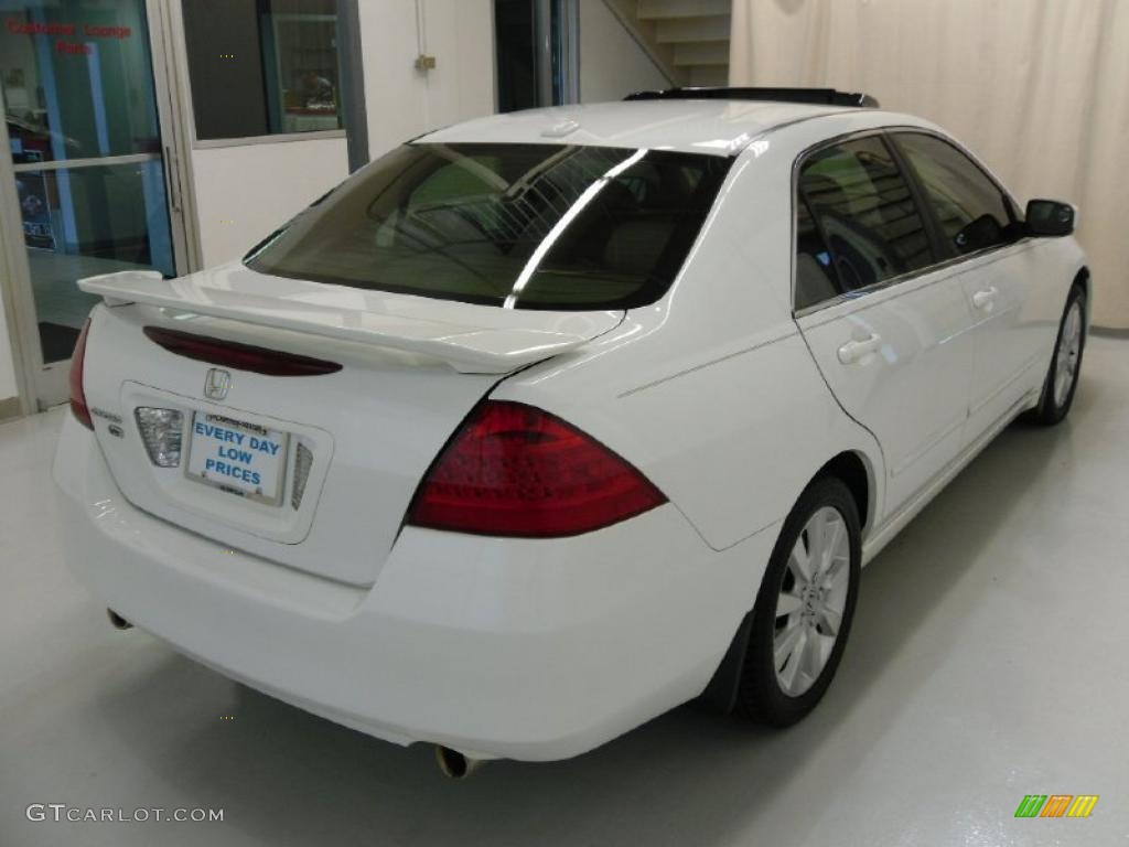 2007 Accord EX-L V6 Sedan - Taffeta White / Ivory photo #4