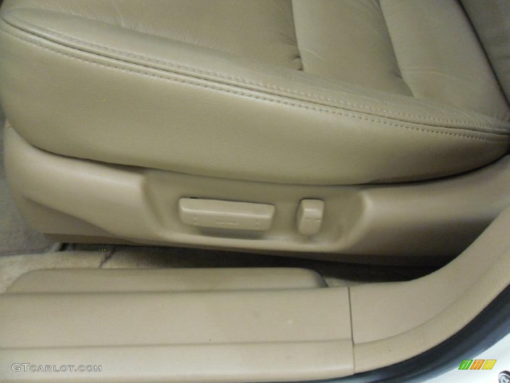2007 Accord EX-L V6 Sedan - Taffeta White / Ivory photo #9