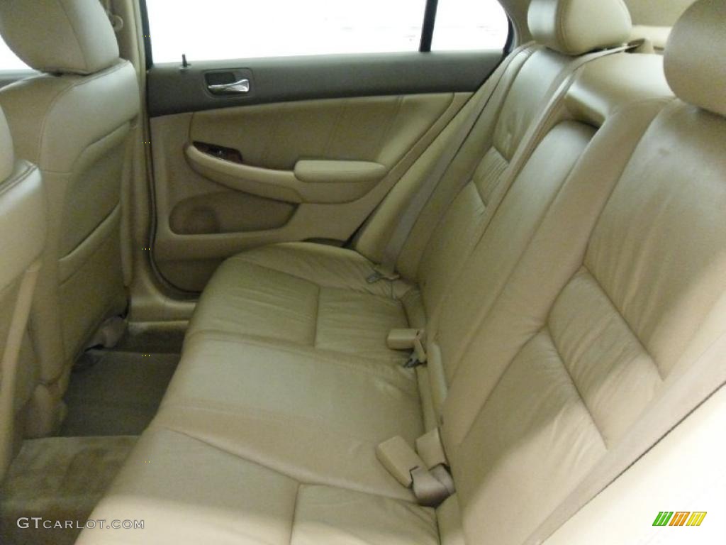 2007 Accord EX-L V6 Sedan - Taffeta White / Ivory photo #17