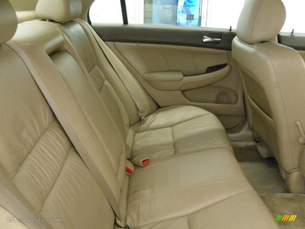 2007 Accord EX-L V6 Sedan - Taffeta White / Ivory photo #21