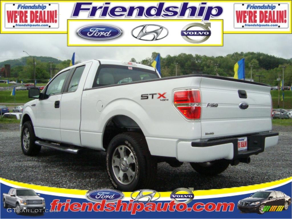 2010 F150 STX SuperCab 4x4 - Oxford White / Medium Stone photo #2