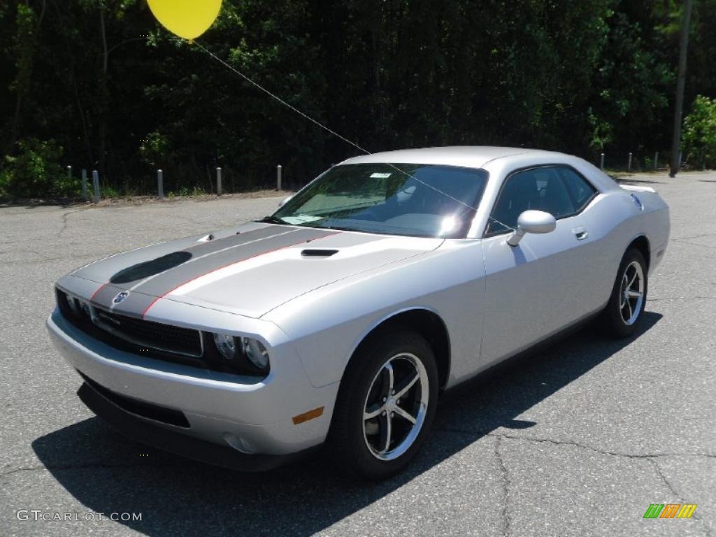 2010 Challenger SE - Bright Silver Metallic / Dark Slate Gray photo #1