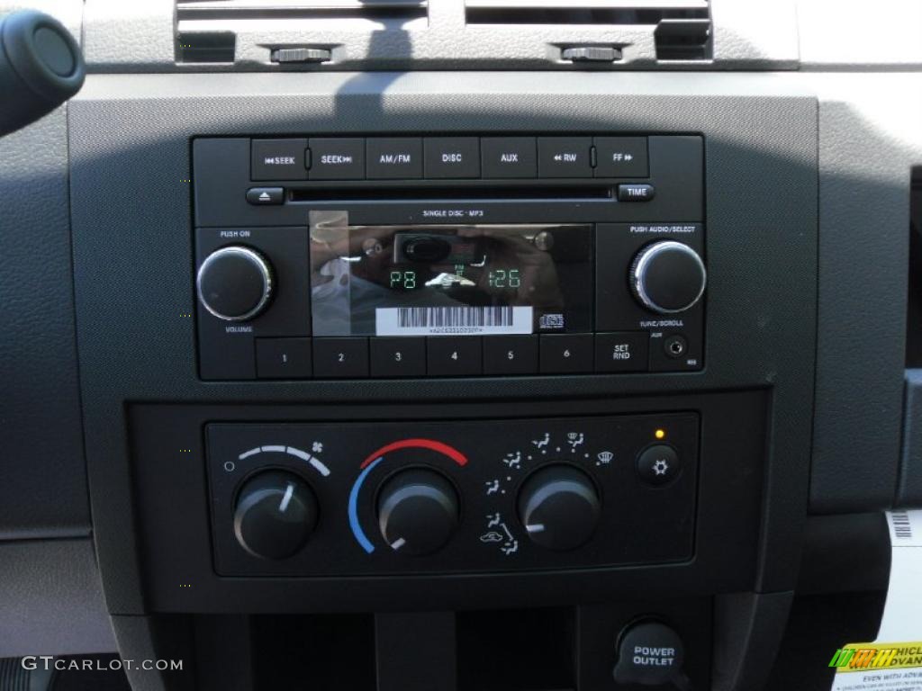 2010 Dakota ST Crew Cab - Stone White / Dark Slate Gray/Medium Slate Gray photo #10