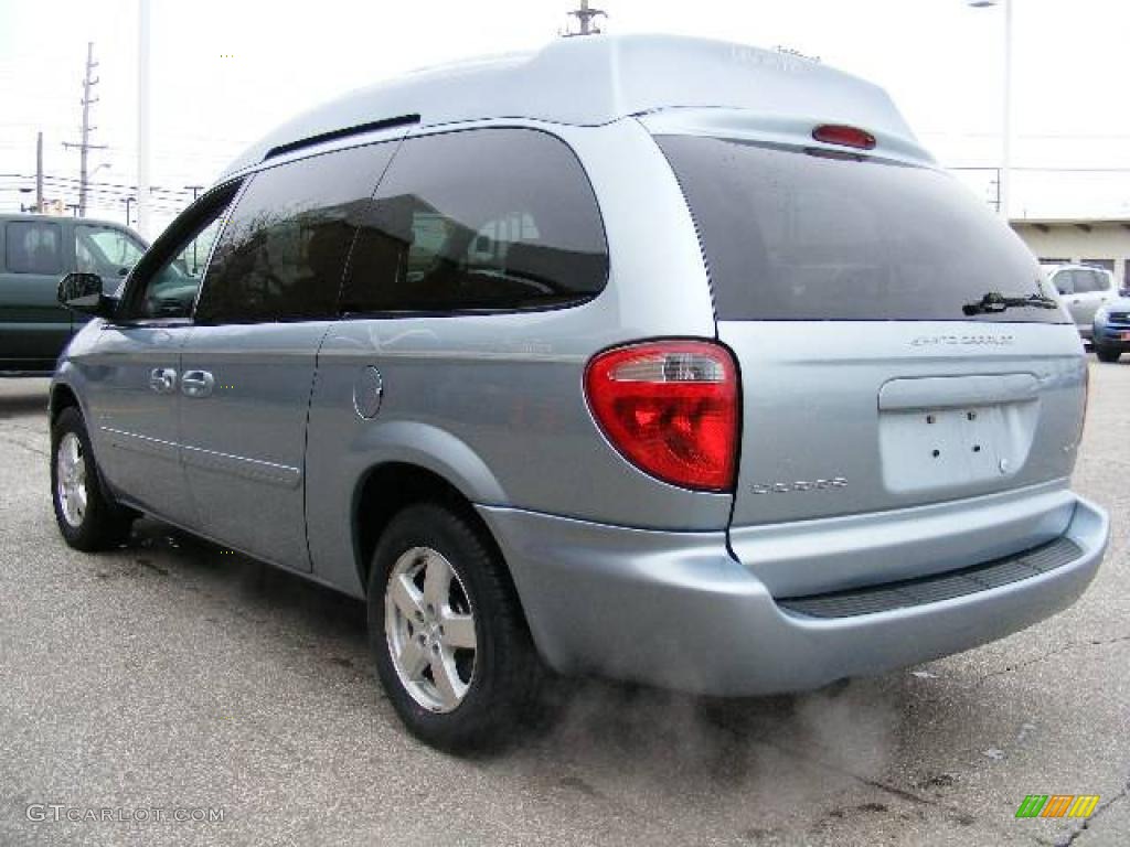 2005 Grand Caravan SXT - Butane Blue Pearl / Medium Slate Gray photo #5